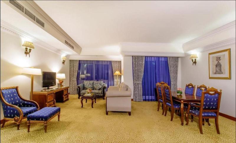 Premium One-Bedroom Suite F&B