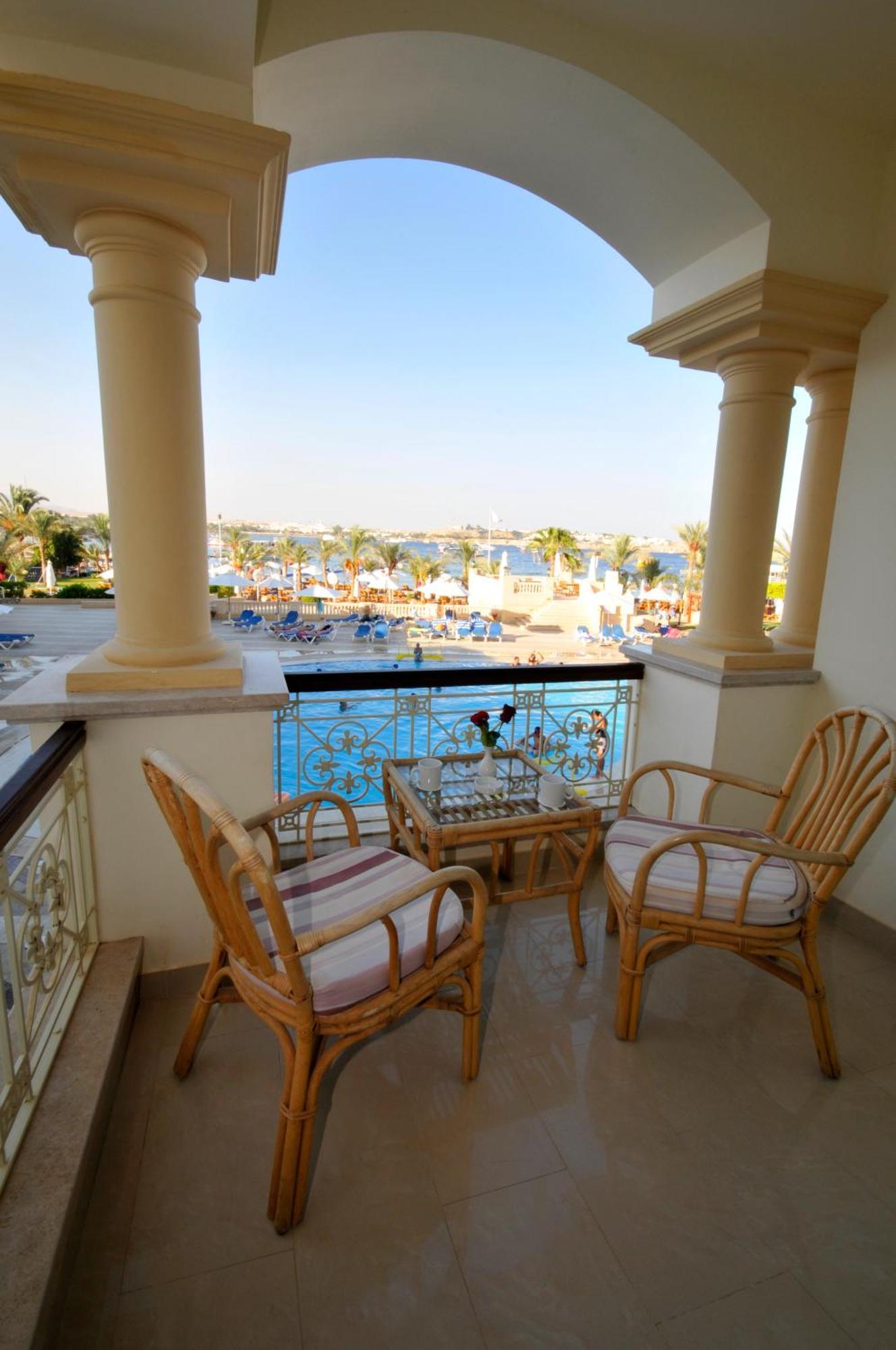 Royal Club Room with Sea and Pool View,1516616821:JPEG