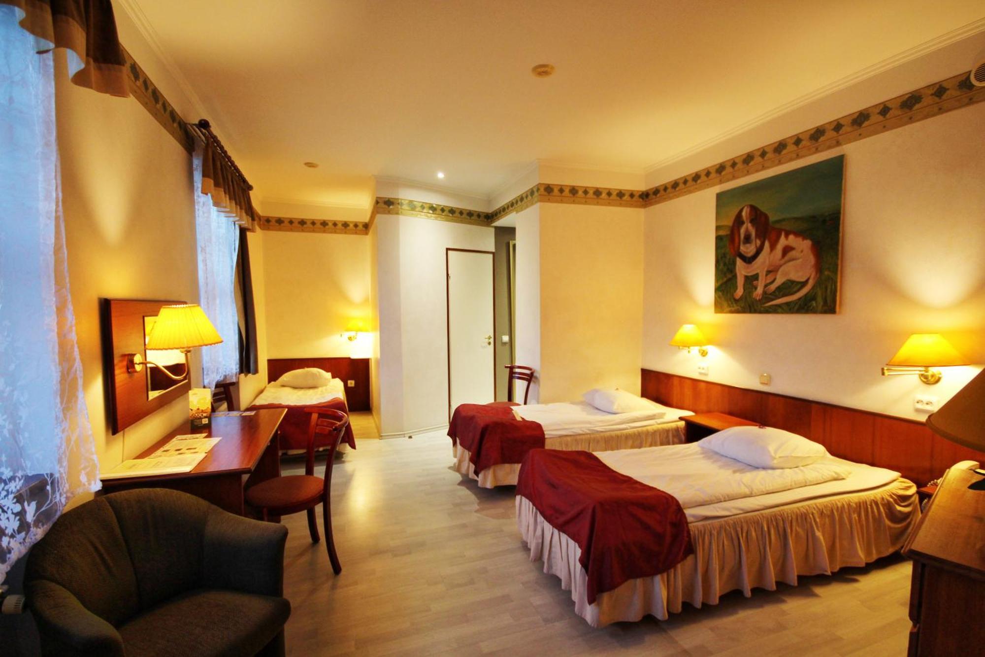 Triple Room
