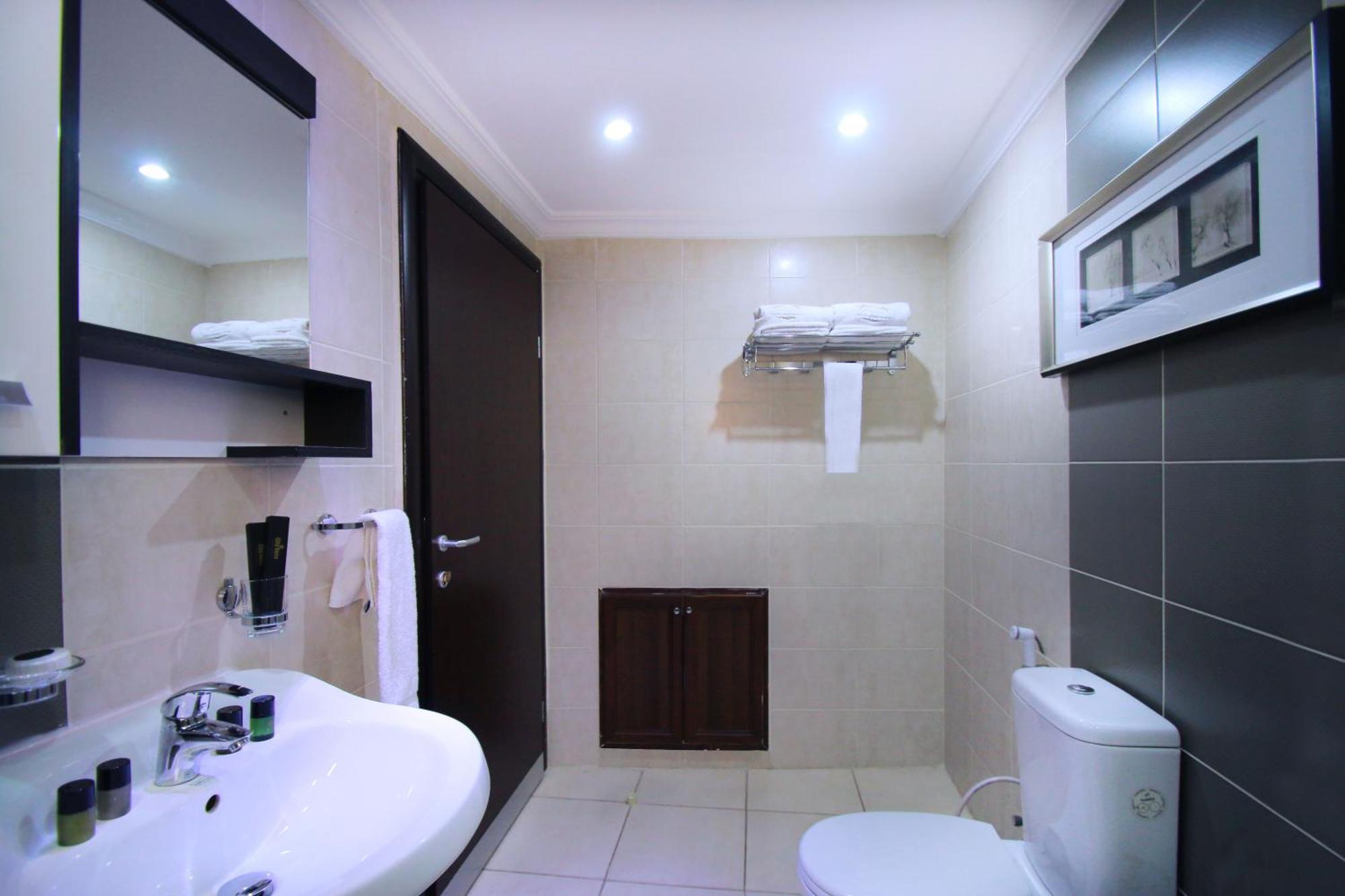 Executive Suite (3 Adults)