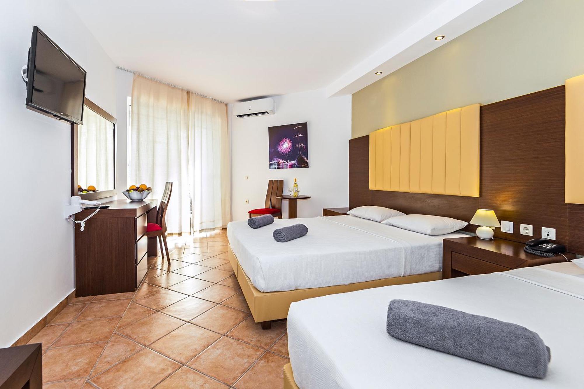 Triple Room Land View