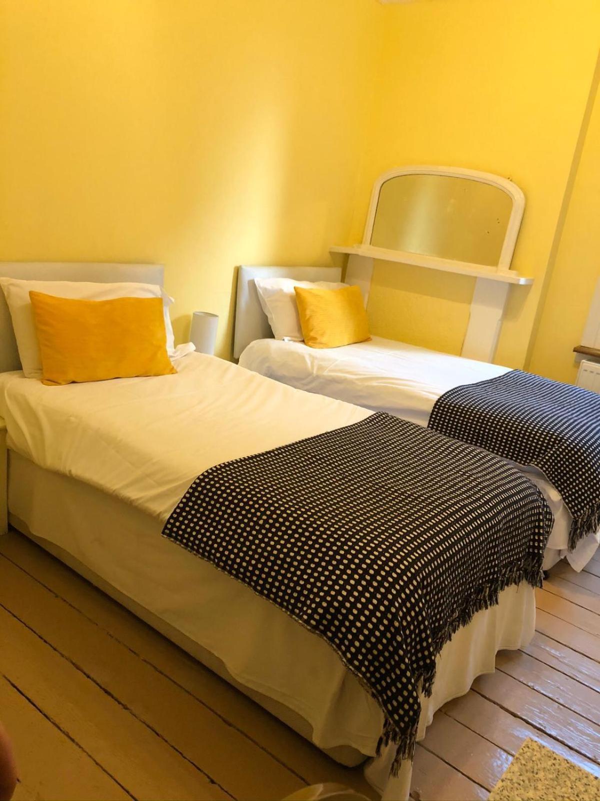 Budget Twin Room a,925778443:JPEG