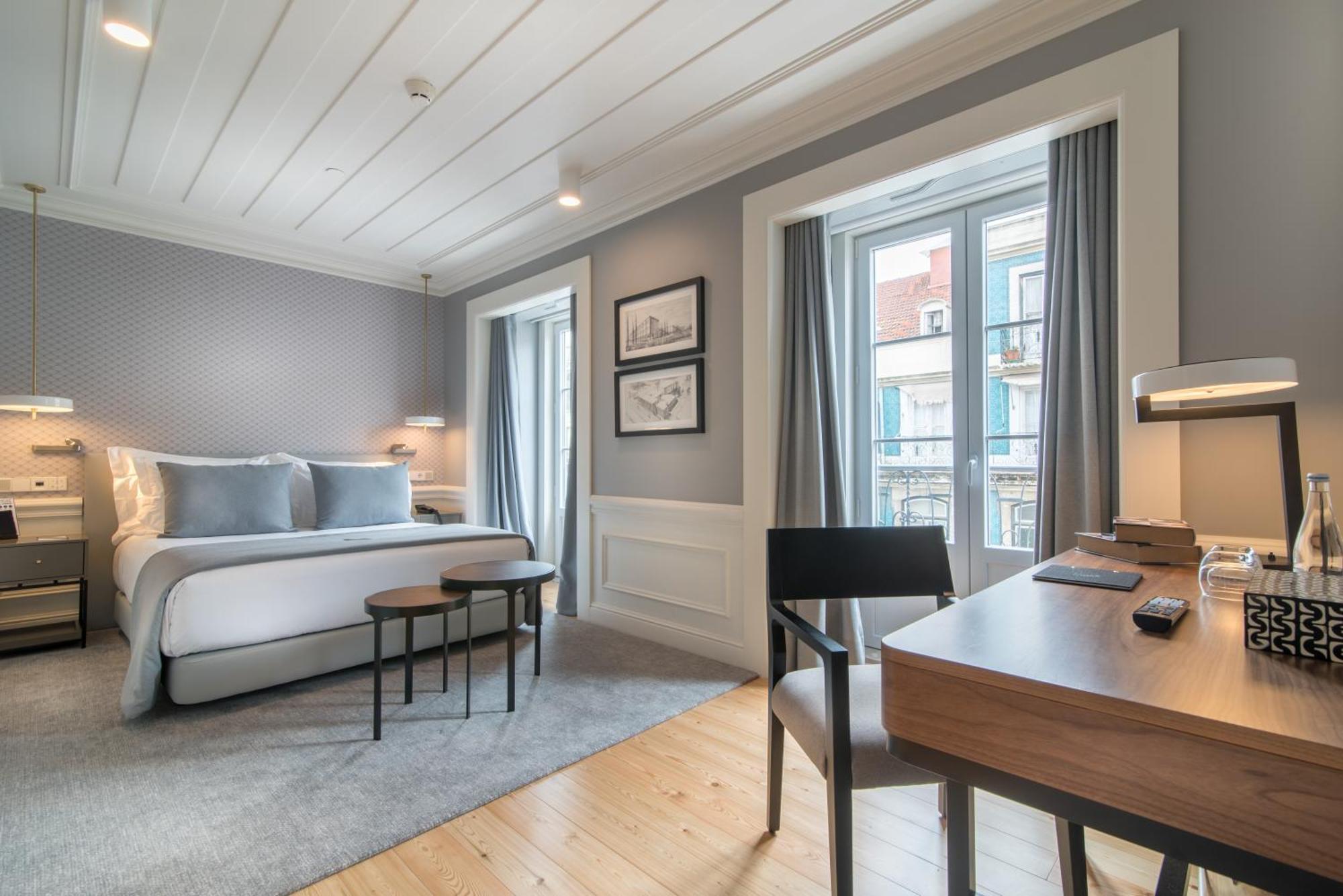 Deluxe Double or Twin Room City View