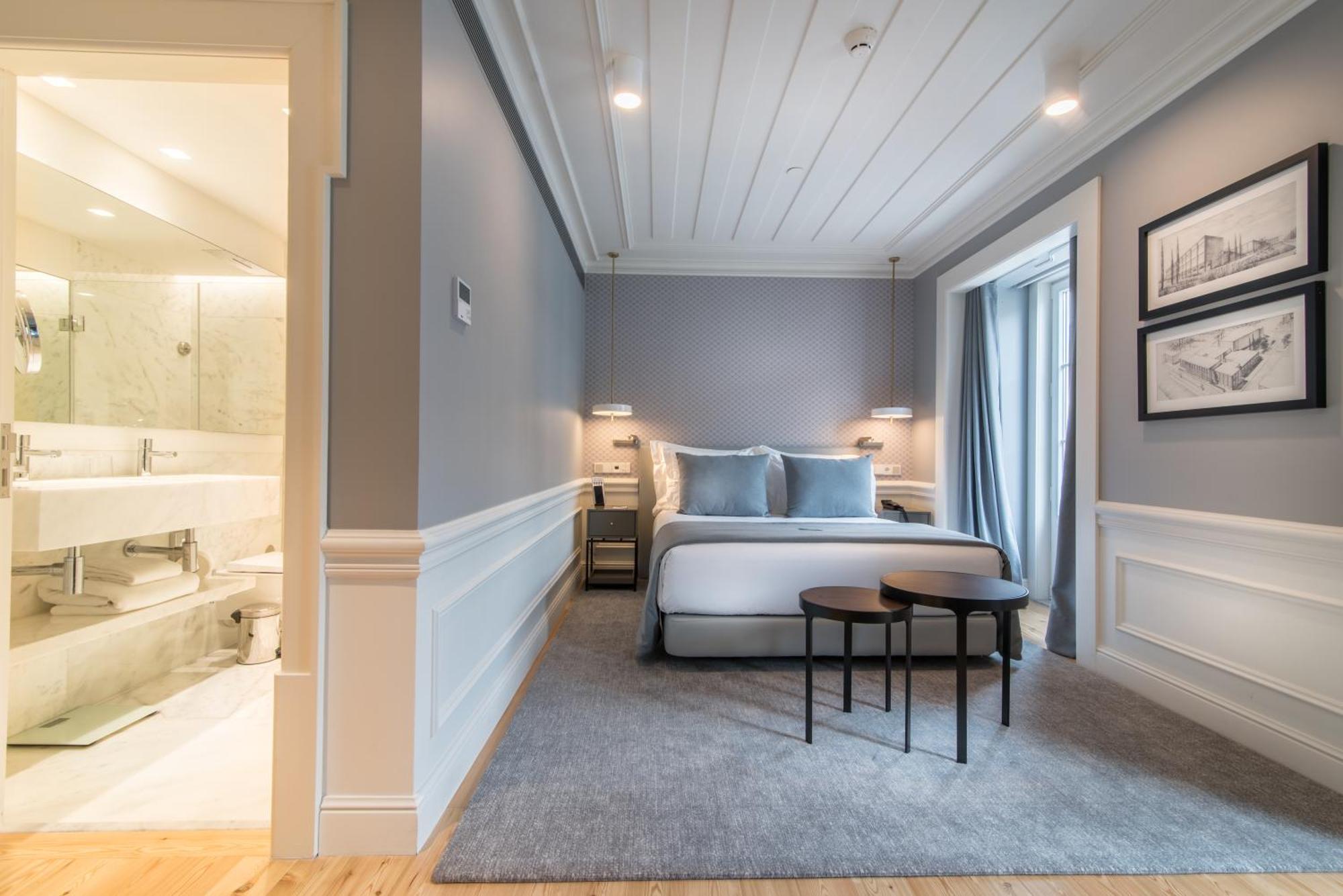 Deluxe Double or Twin Room City View