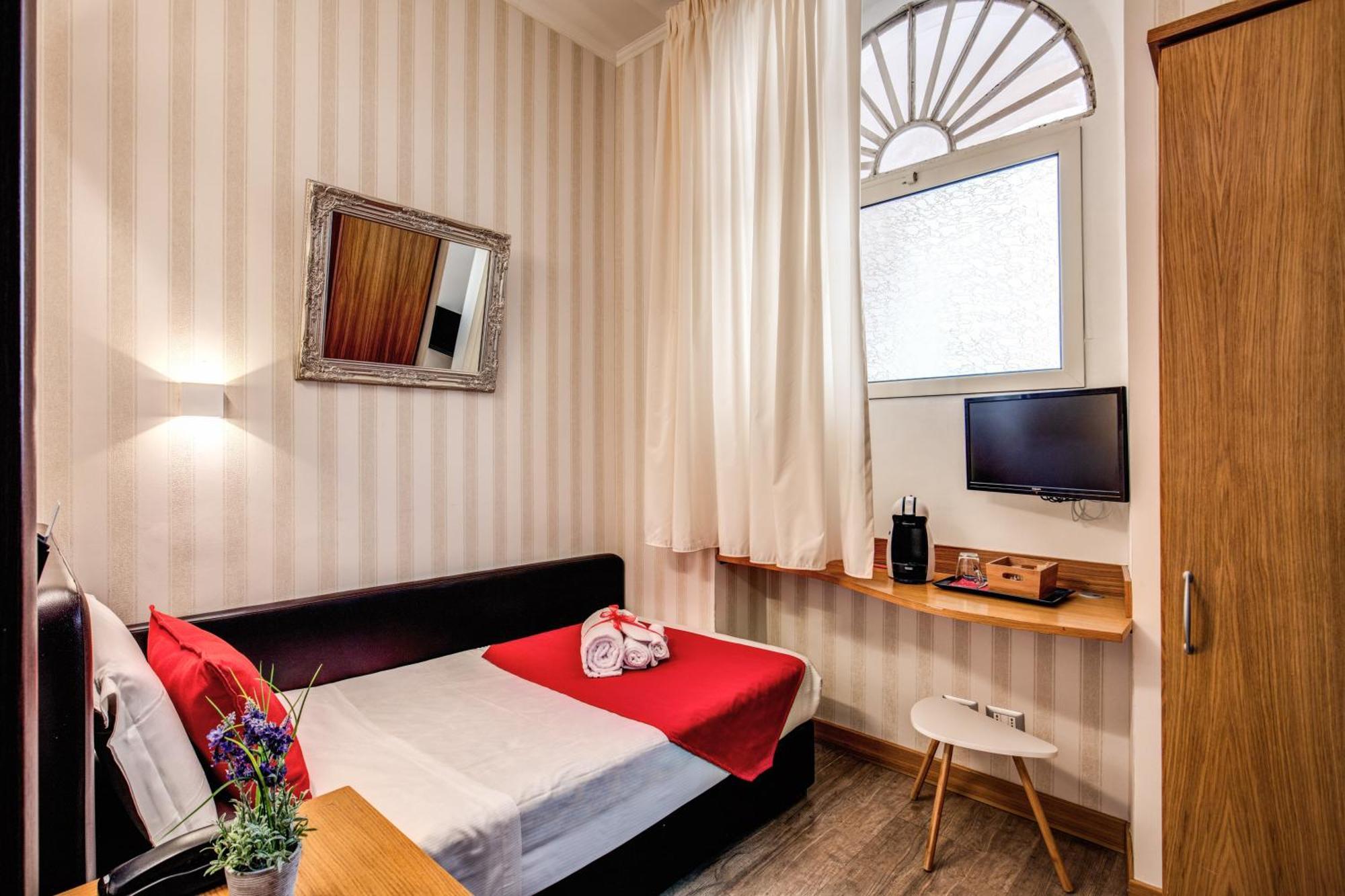 Single Room,1216030480:JPEG