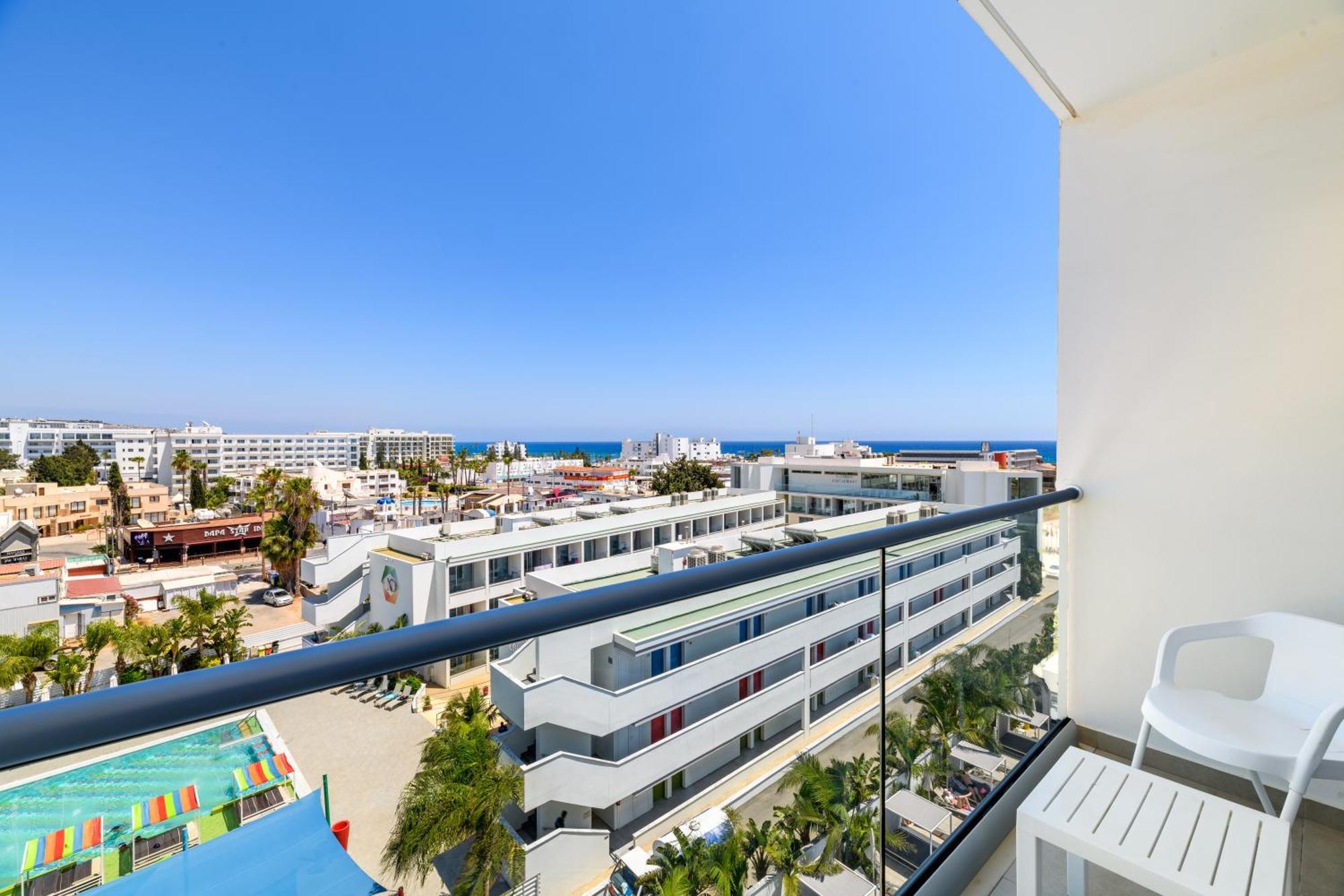 Deluxe Double or Twin Room Pool View
