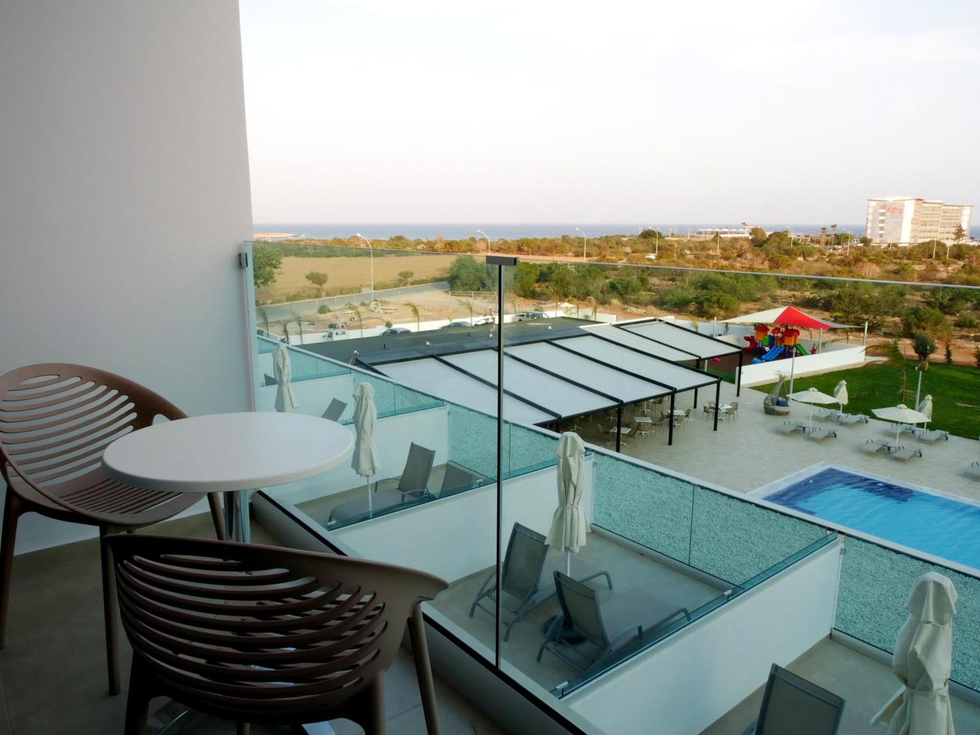 Superior Family Room Sea View
