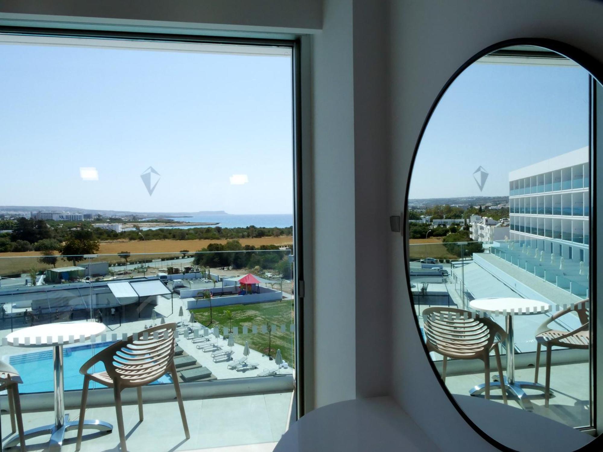 Family Suite with Sea View,1279967620:JPEG
