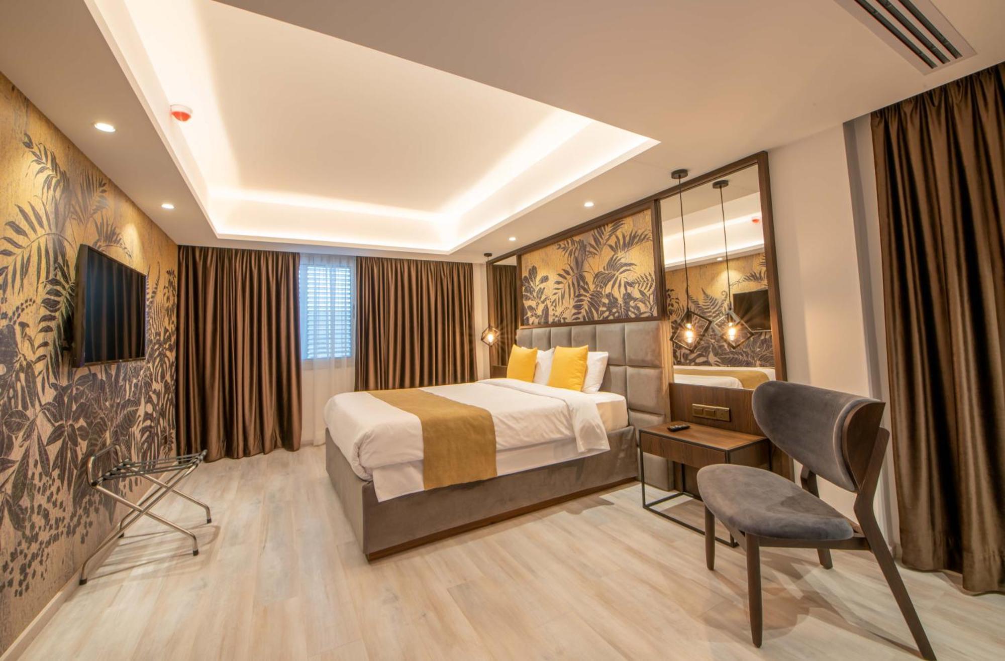 Deluxe King Suite