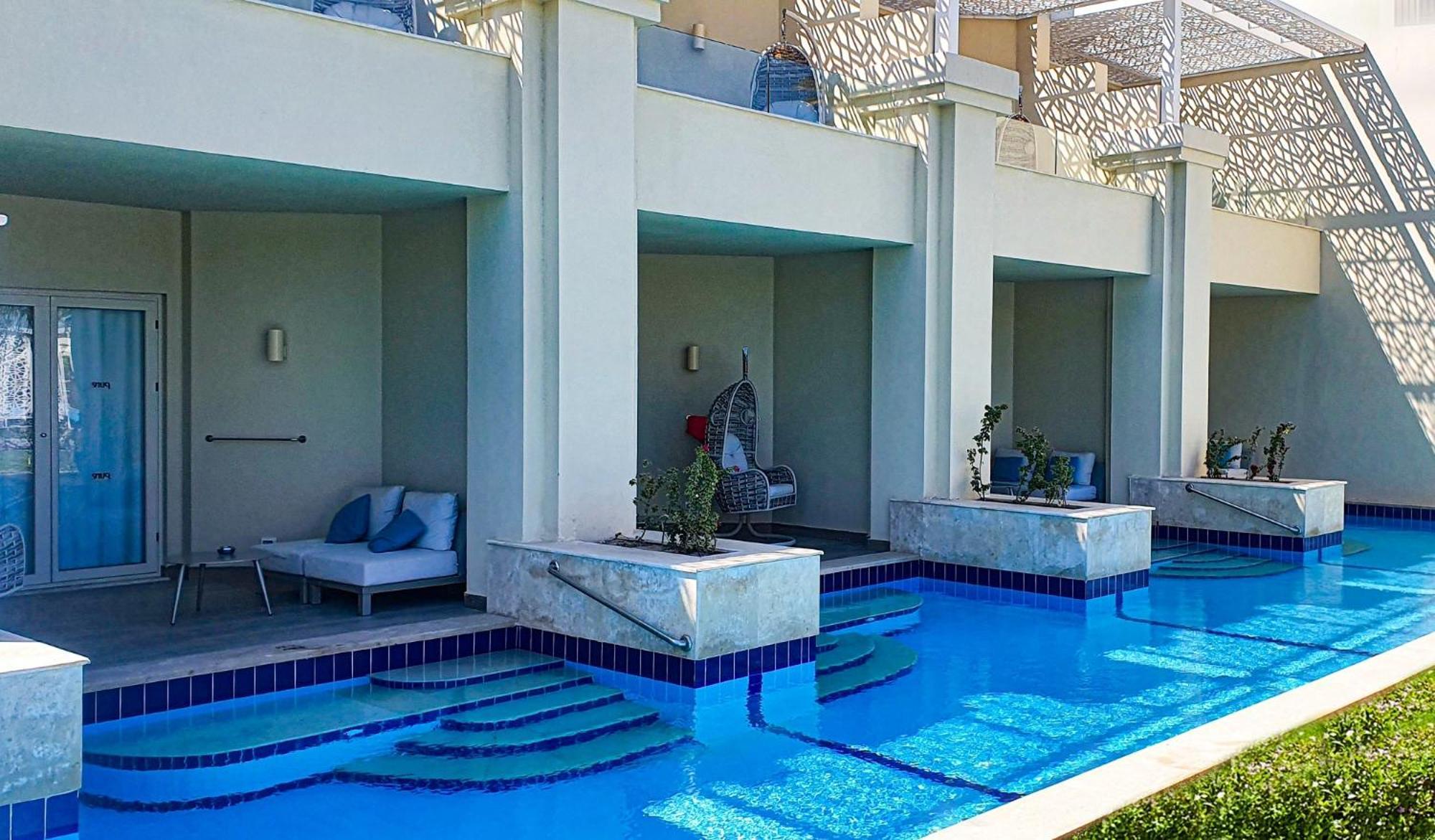 Swim - Up Suite,1452215659:JPEG