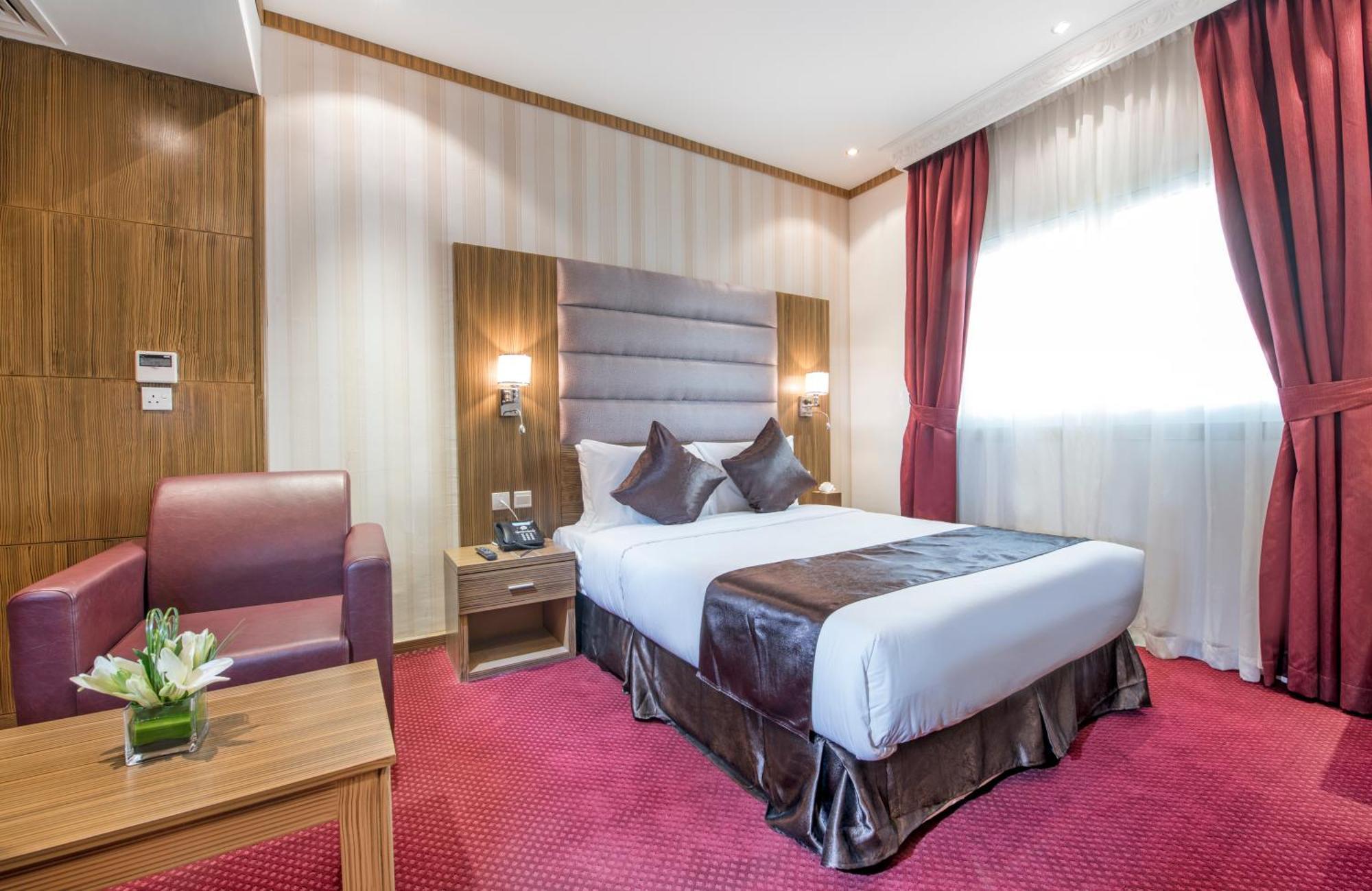 Standard Queen Room