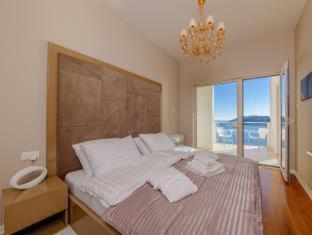 One-Bedroom Apartment Terrace Sea View