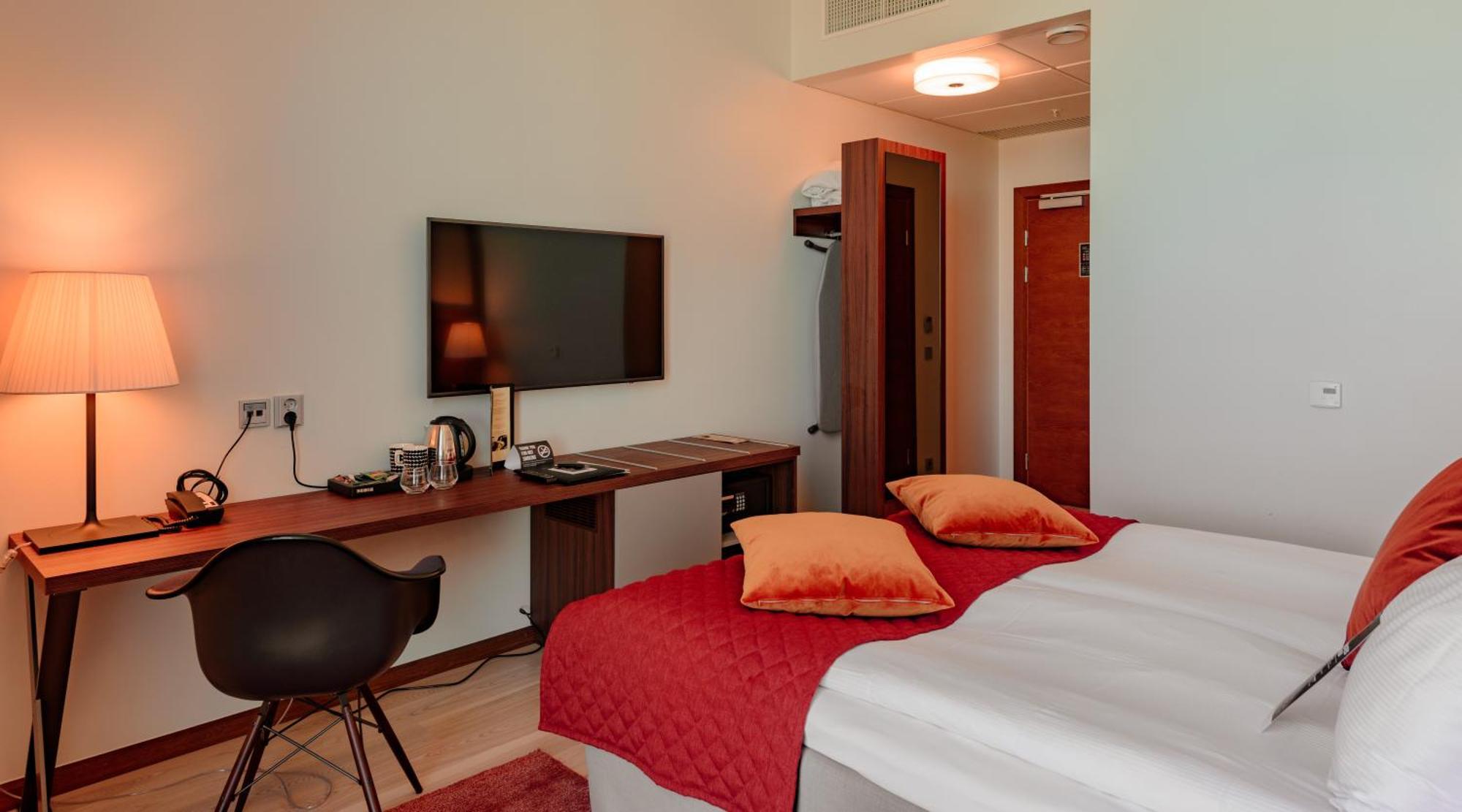 Superior King Room View