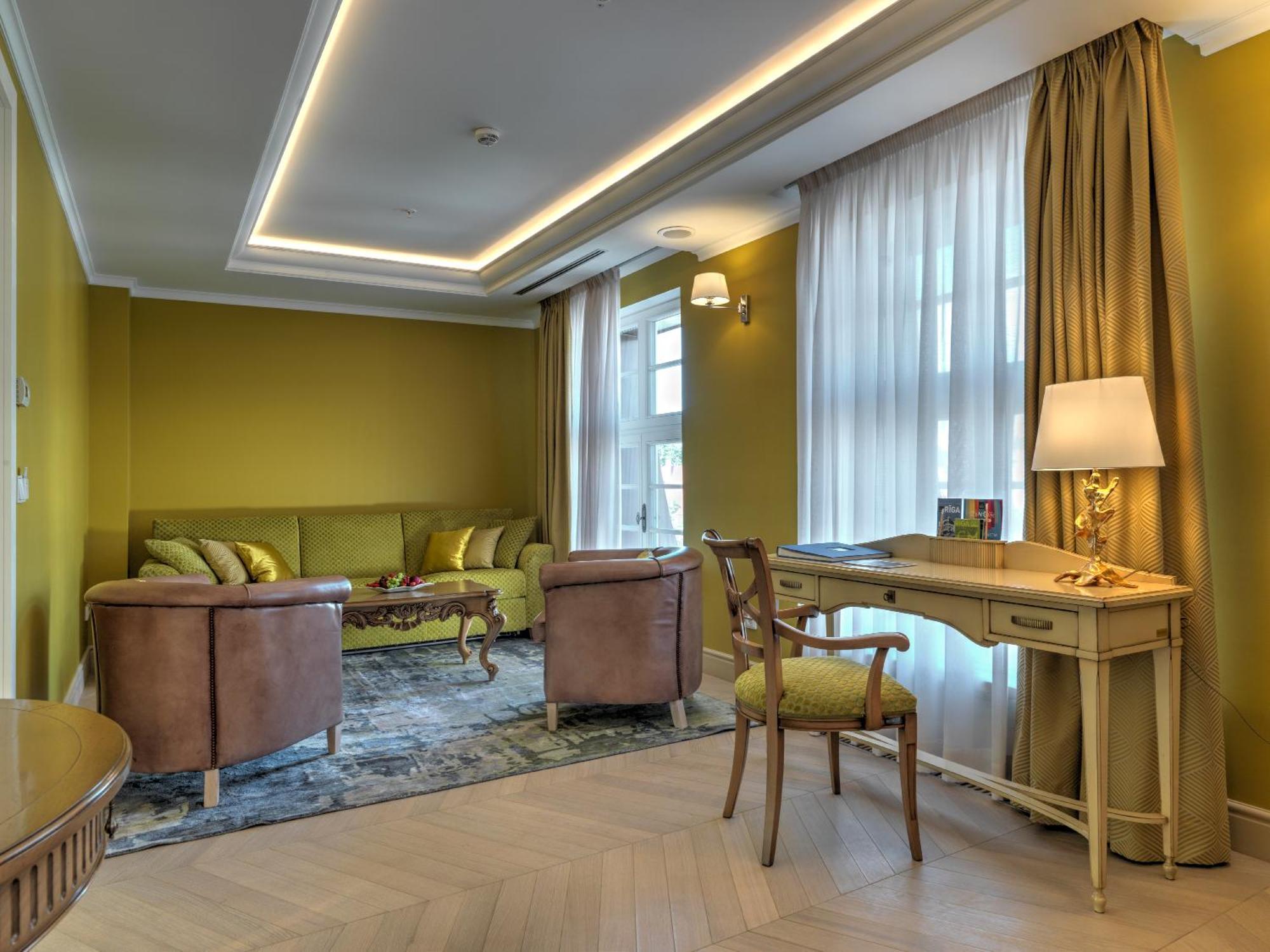 Suite City View
