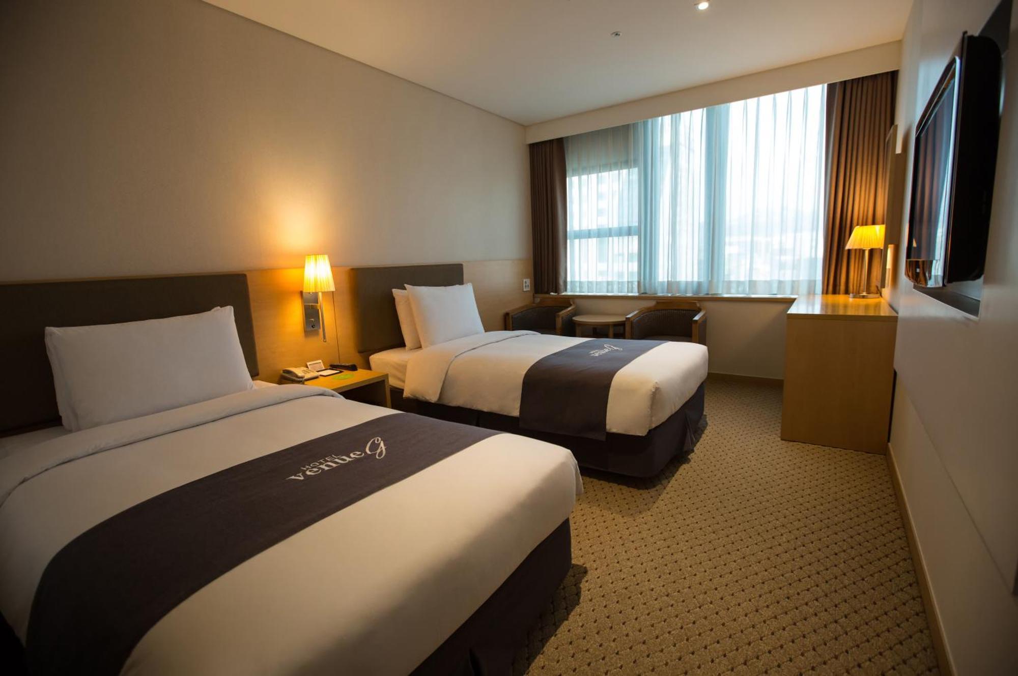 Superior Twin Room Bath
