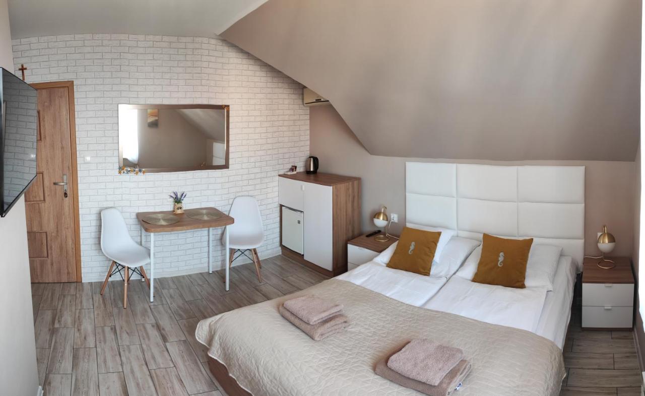 Double Room with Private Bathroom,1225348421:JPEG