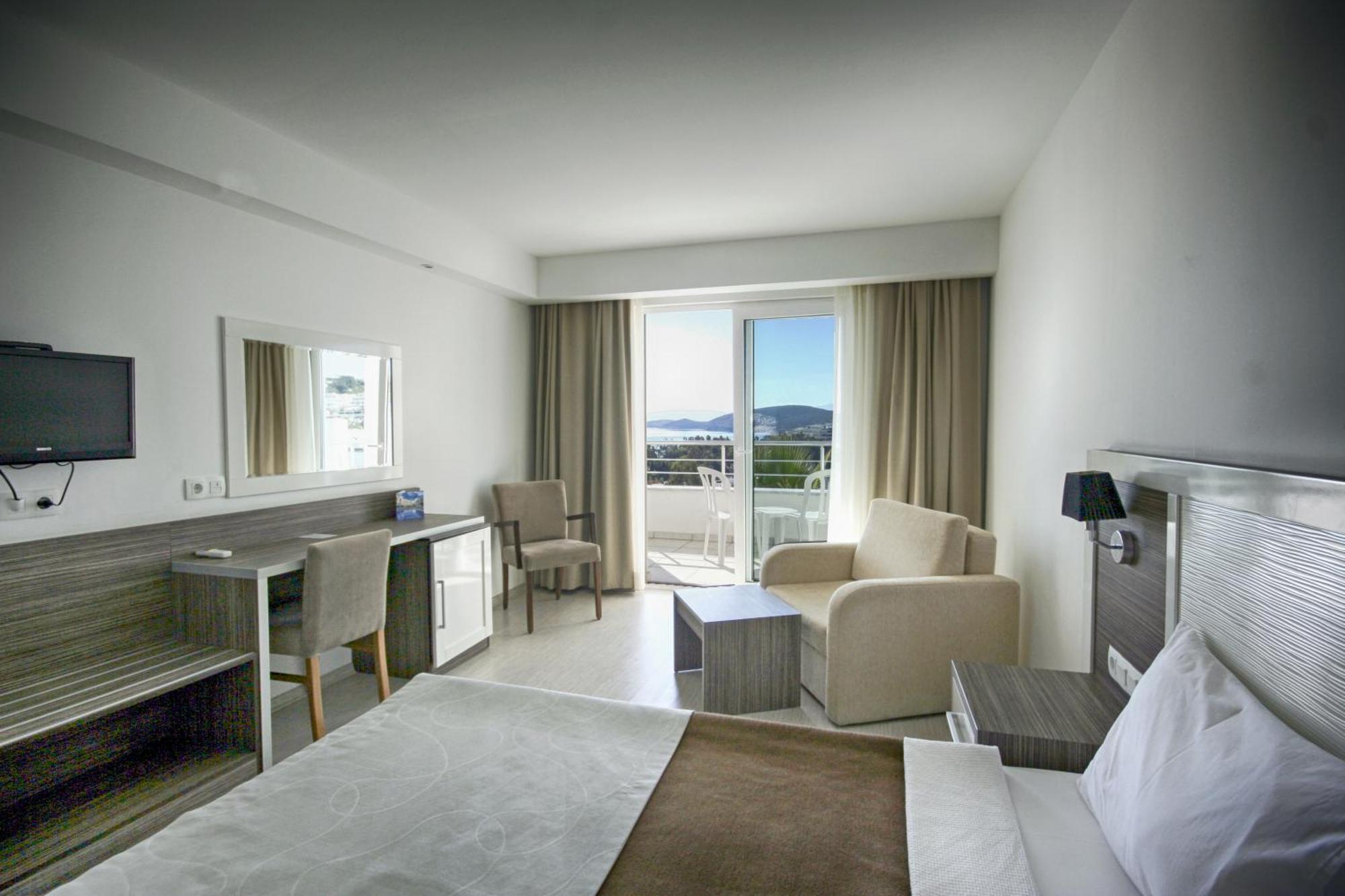 Standard Double or Twin Room,1275125308:JPEG