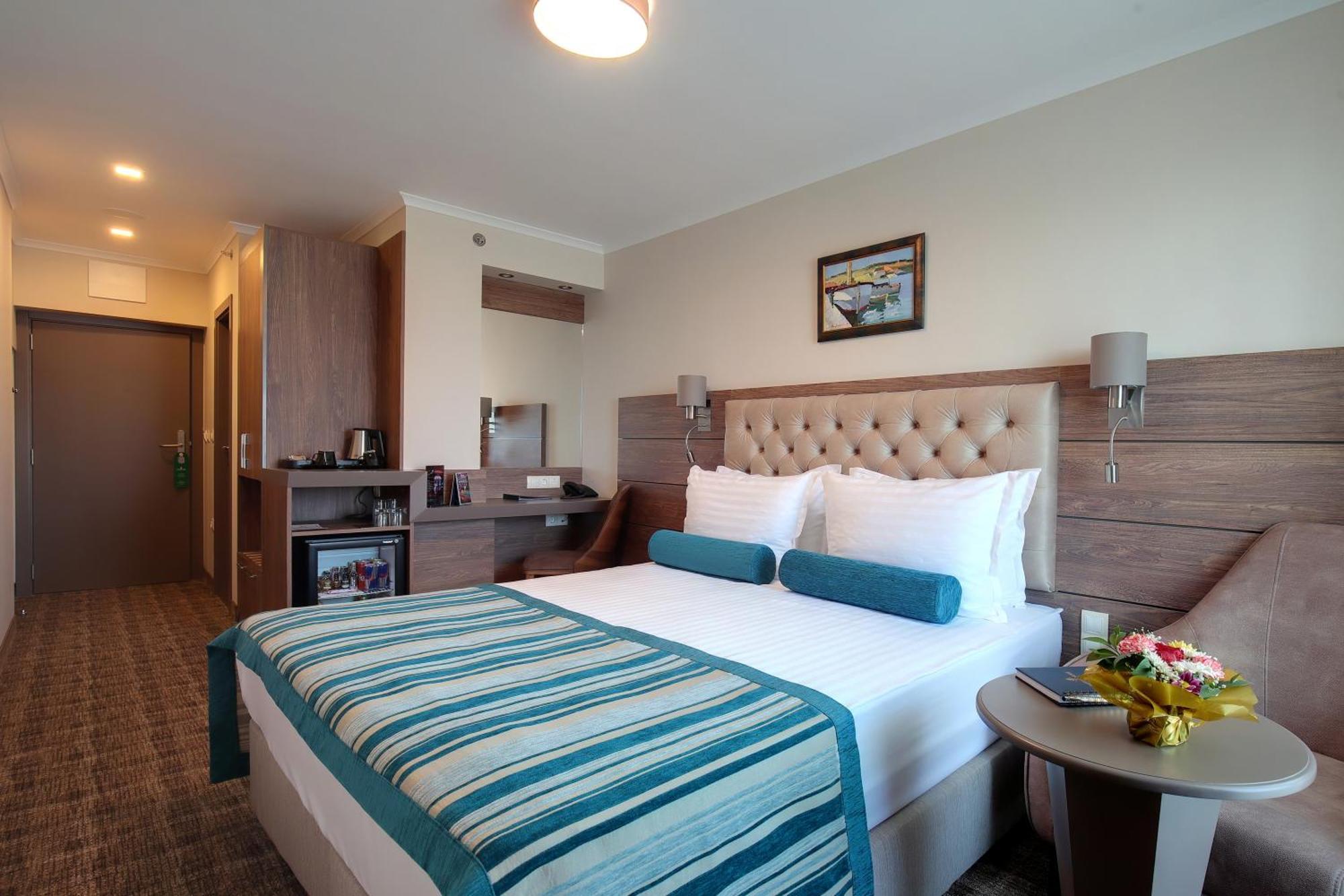 Double Room,1550733457:JPEG