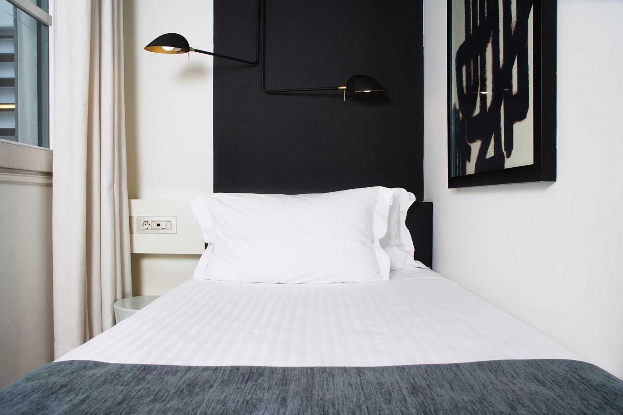 Small Single Room,1228086542:JPEG