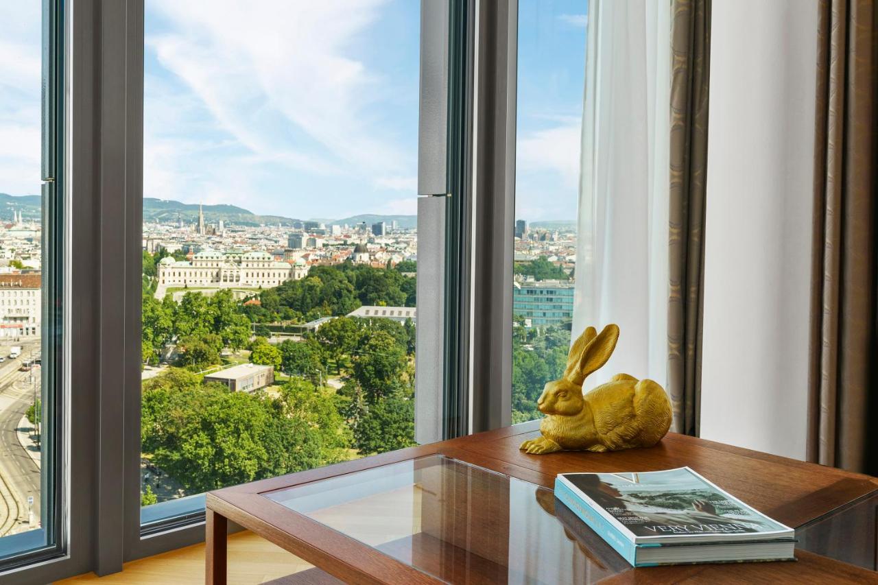 Premium King Suite Skyline View