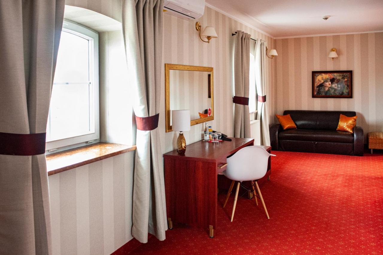 Standard Double Suite,1231788404:JPEG