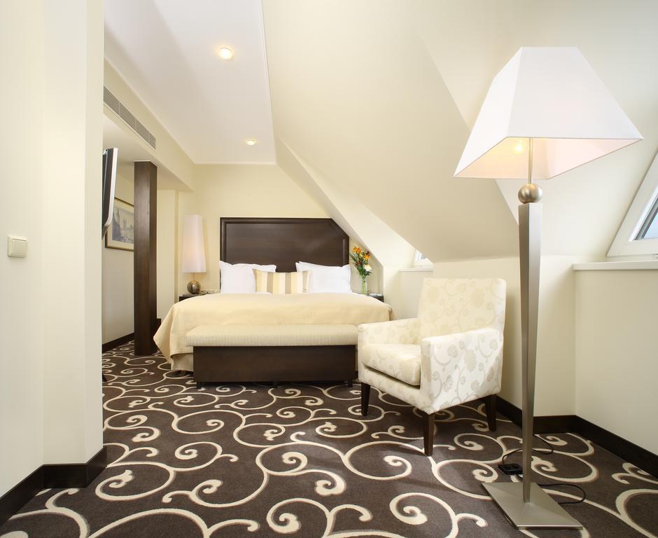 Suite Steiner,576844545:JPEG