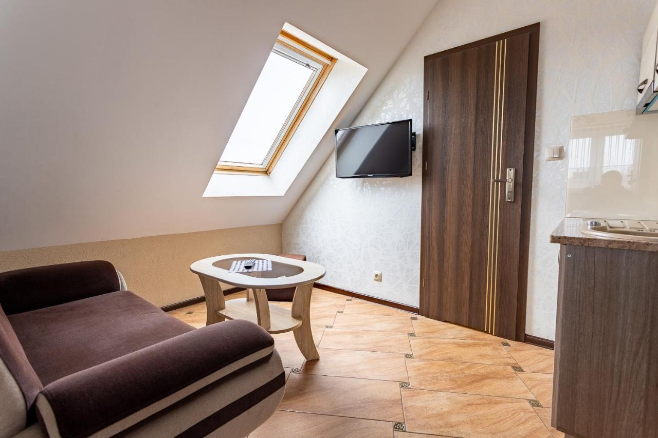 Triple Room with Bathroom,1232233835:JPEG