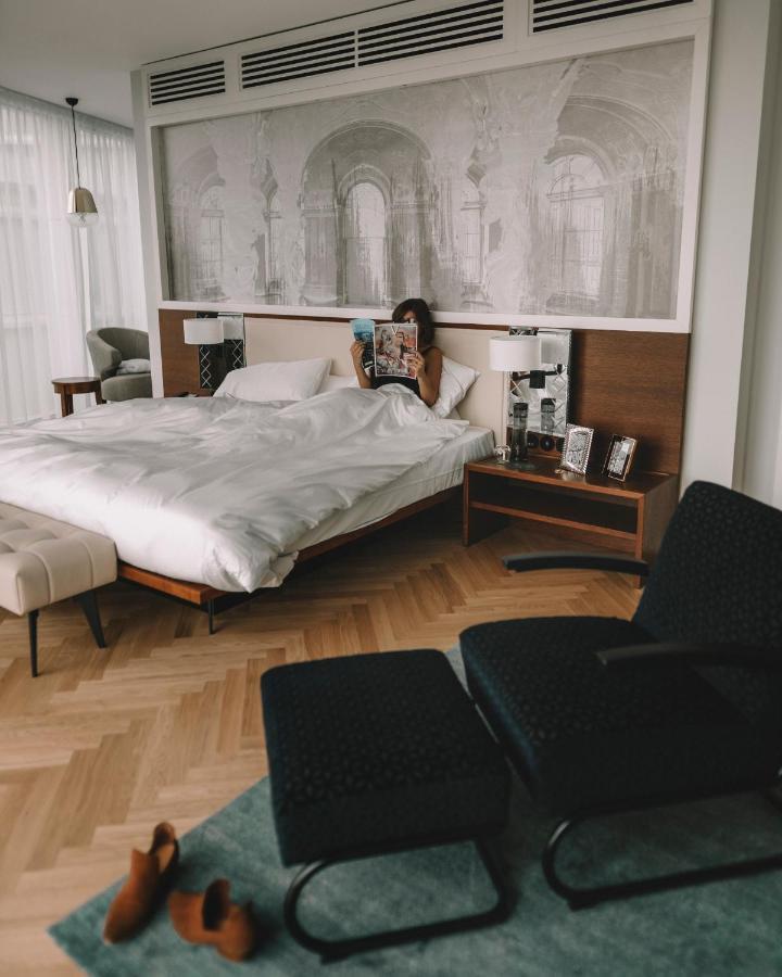 Premium King Suite Skyline View
