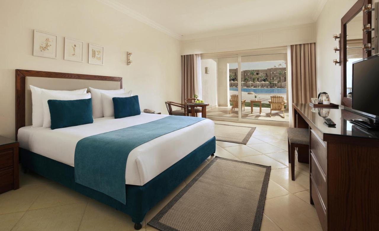 Deluxe Family King Bed Pool View