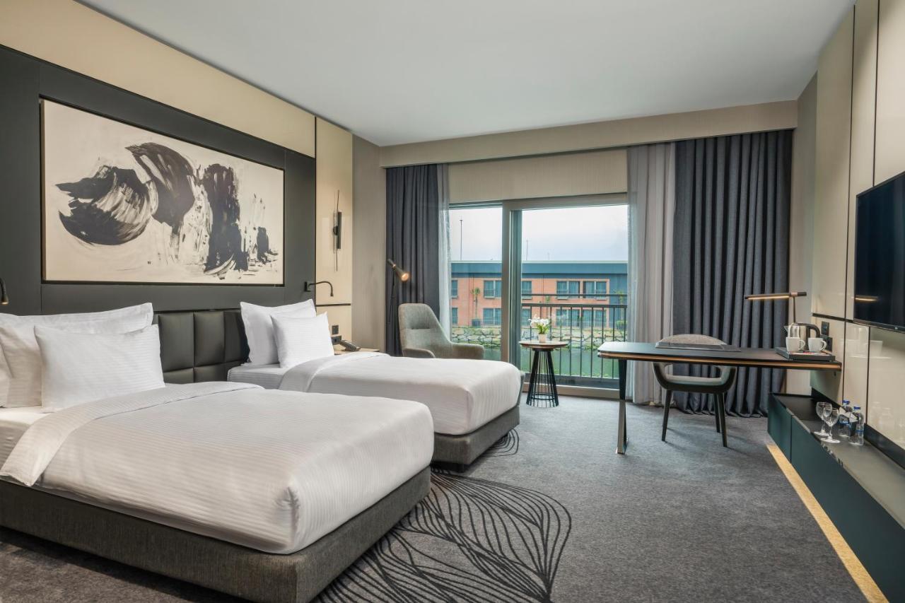 Standard Twin Room with Lounge Access