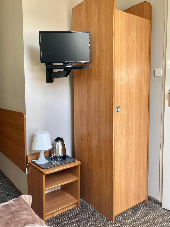 Small Single Room,1241667865:JPEG