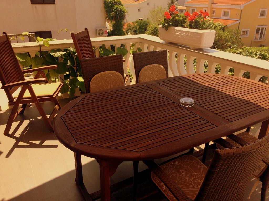 Comfort One-Bedroom Apartment Apartment Balcony
