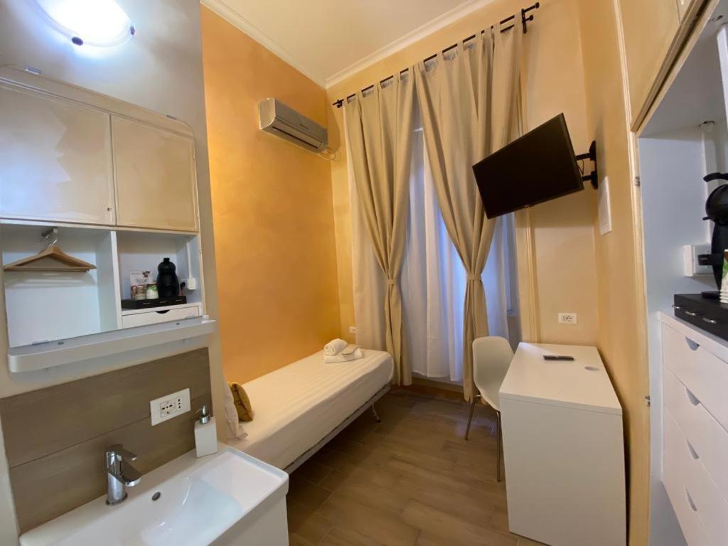 Single Room with Private Bathroom,1244497627:JPEG