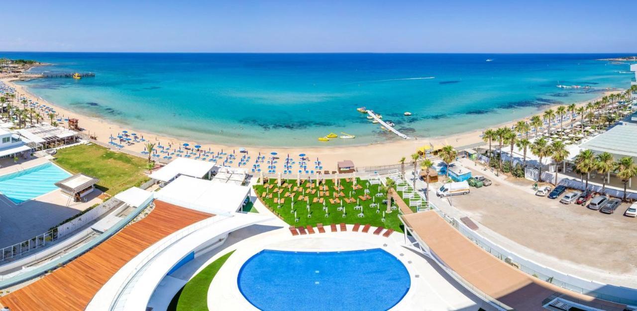 Front Sea View Deluxe Suite