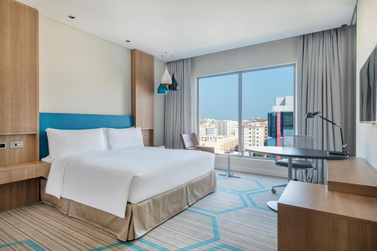 Standard King Room Accessible