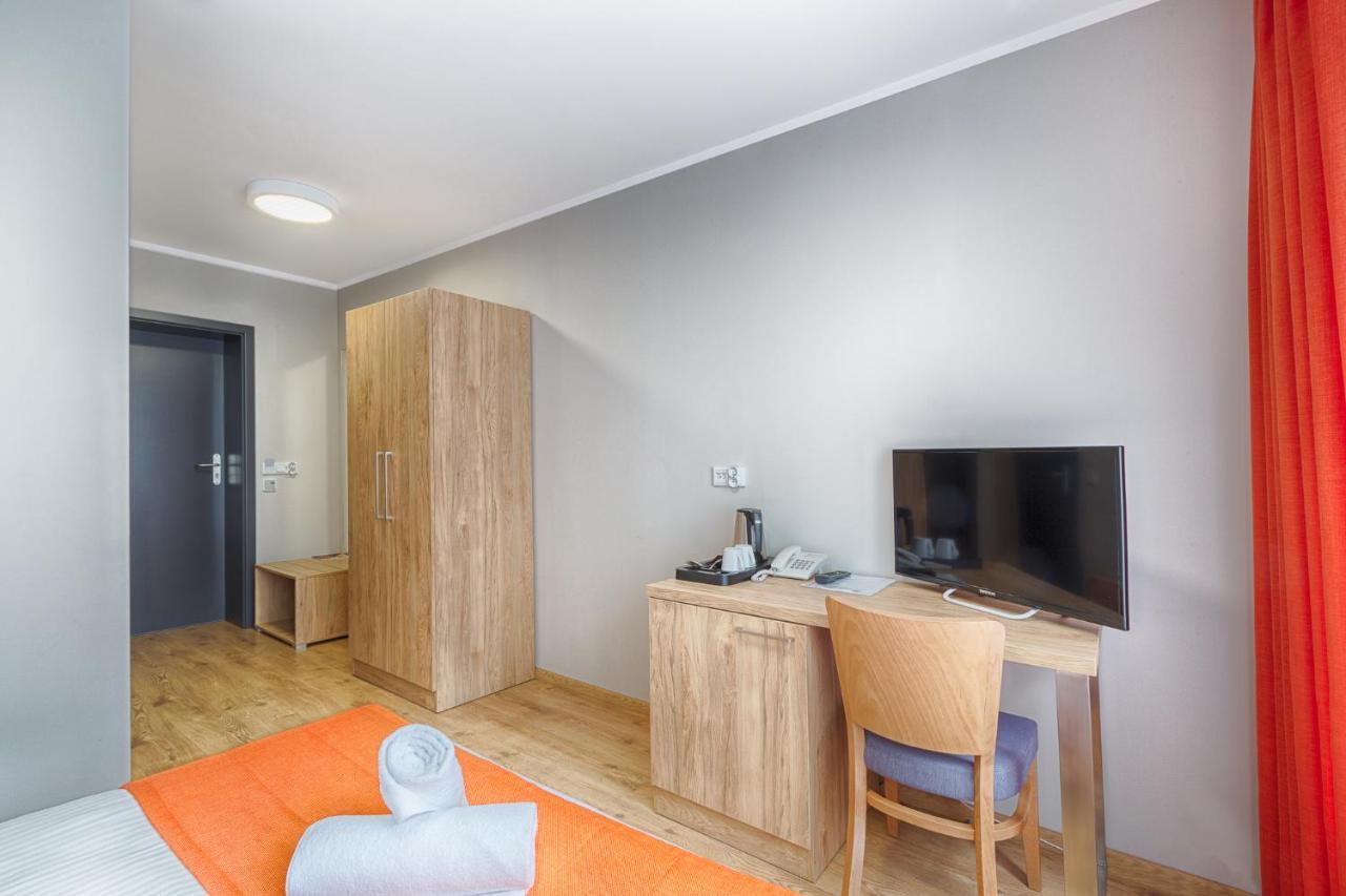 Small Double Room,1247833147:JPEG