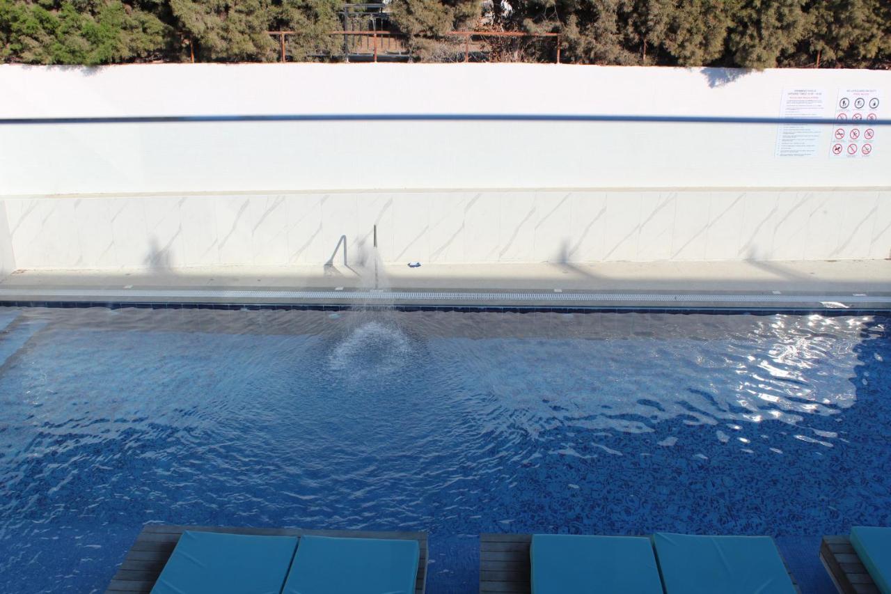 Superior Room Pool View