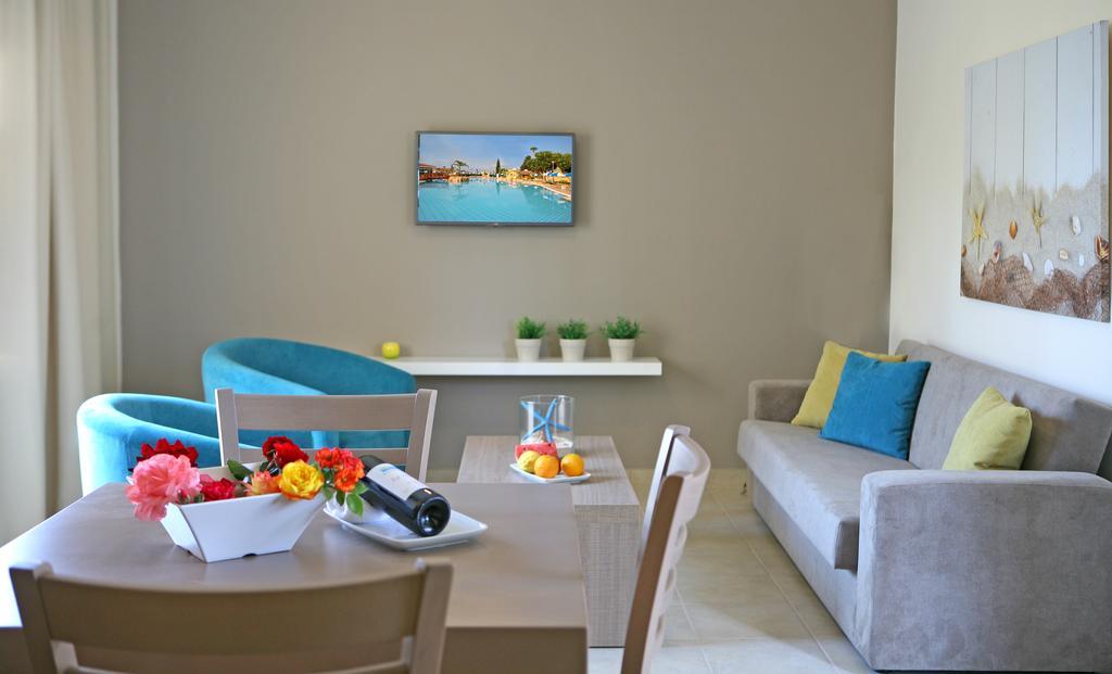 One-Bedroom Suite,125708772:JPEG