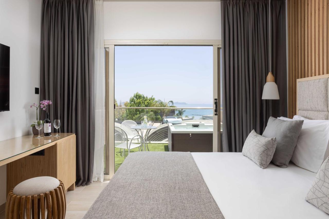 Junior Suite Twin or Double Sea View Outdoor Whirlpool