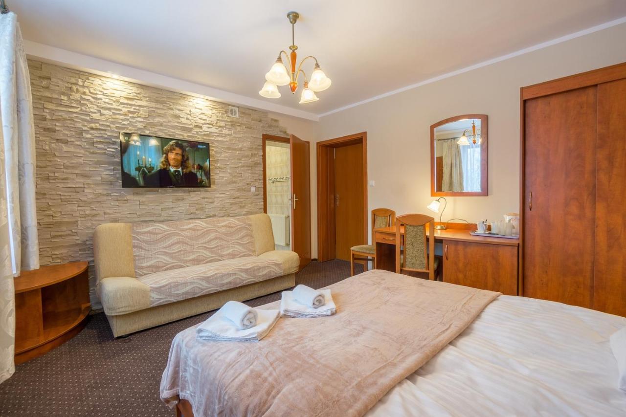 Standard Double Room,1264907560:JPEG