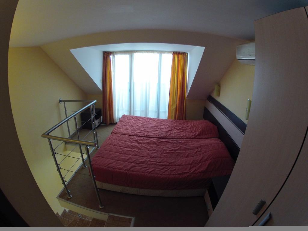 Apartament dwupoziomowy z 2 sypialniami