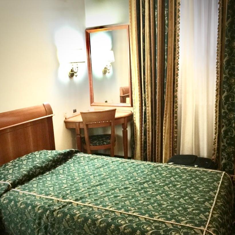 Standard Single Room,1433580937:JPEG