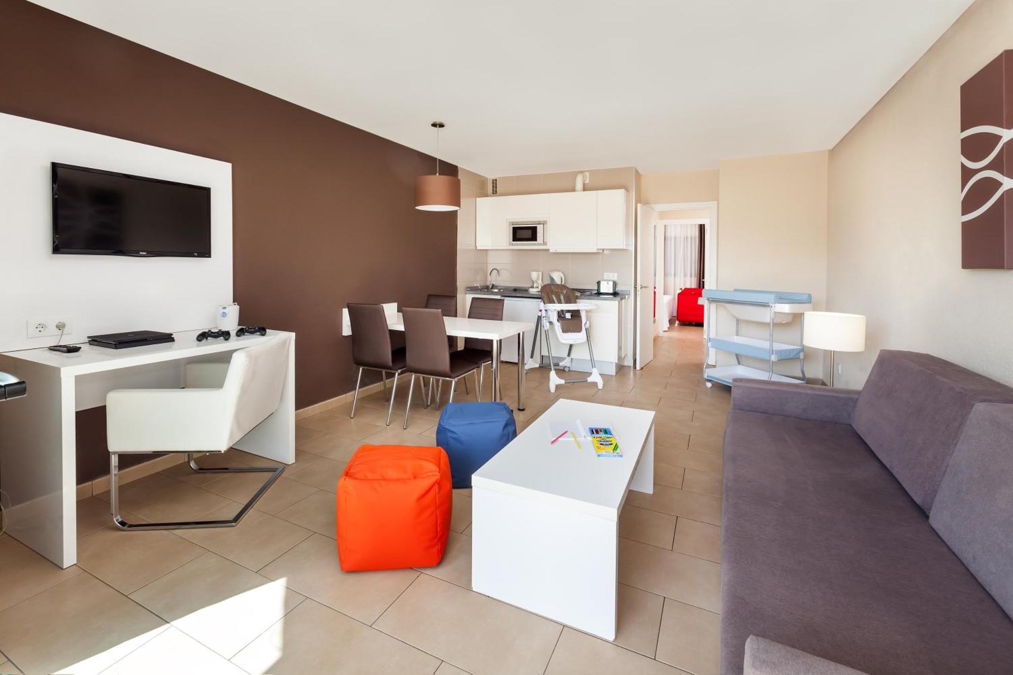 Family Apartment,1272432217:JPEG