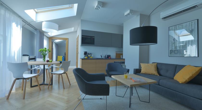 Apartament z 1 sypialnią i kominkiem