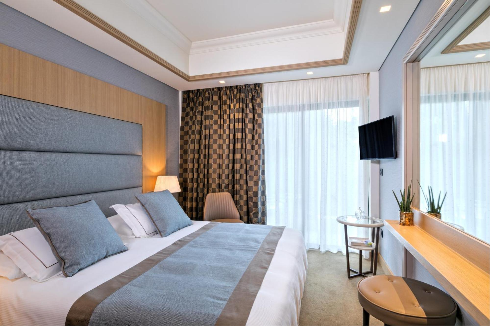 Double room Hellenistic Walls View