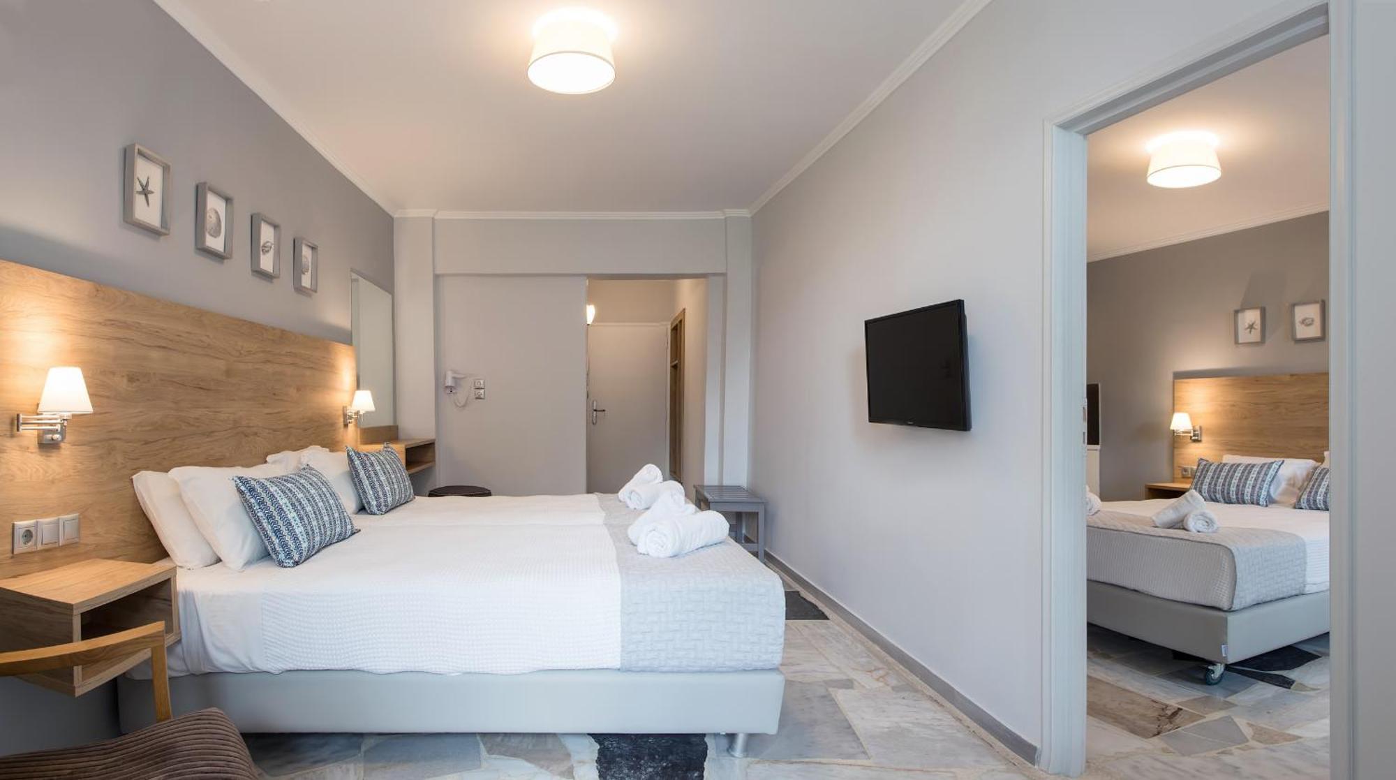 Deluxe Two-Bedroom Apartment Garden View