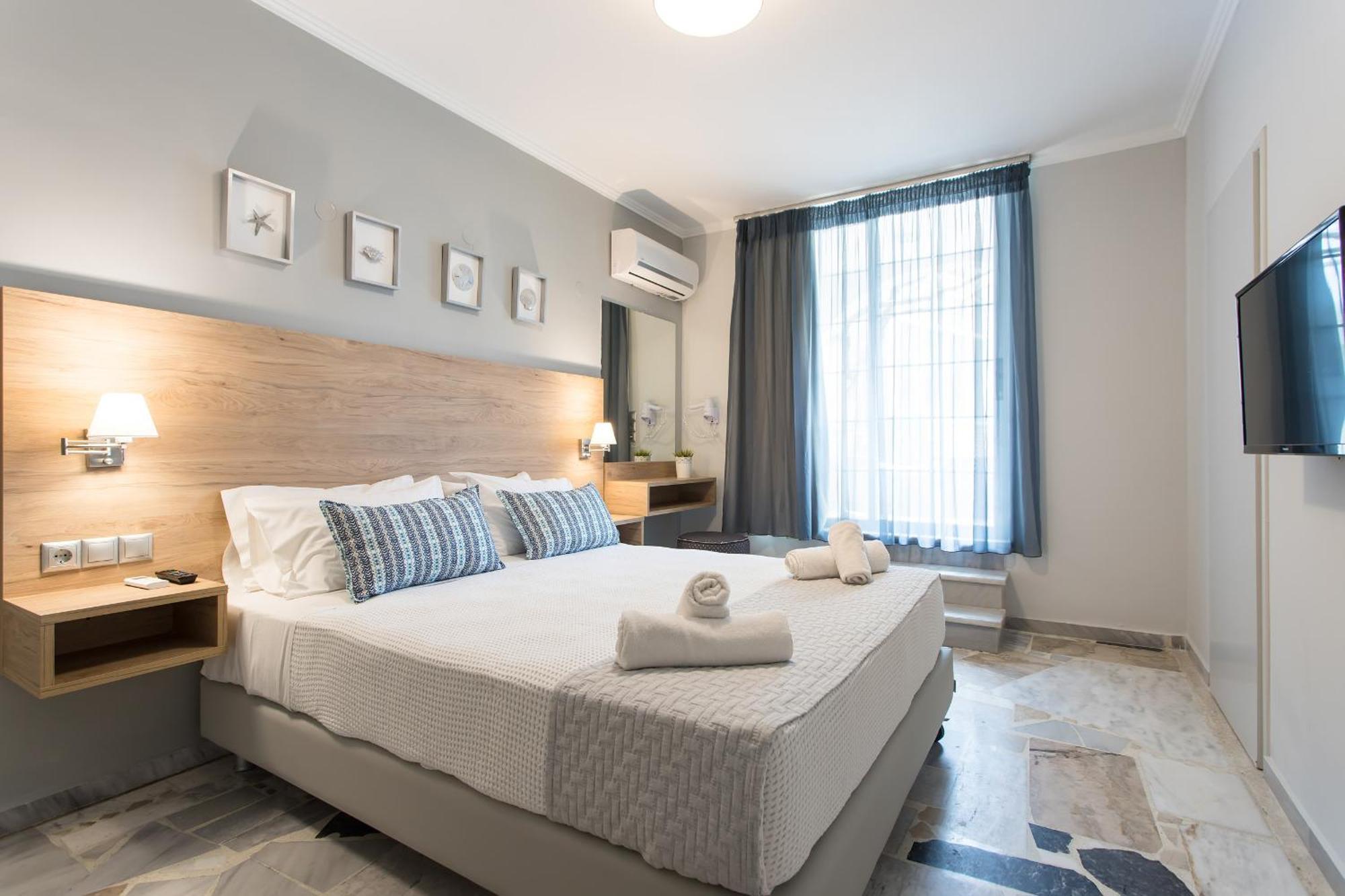 Deluxe Two-Bedroom Apartment Garden View