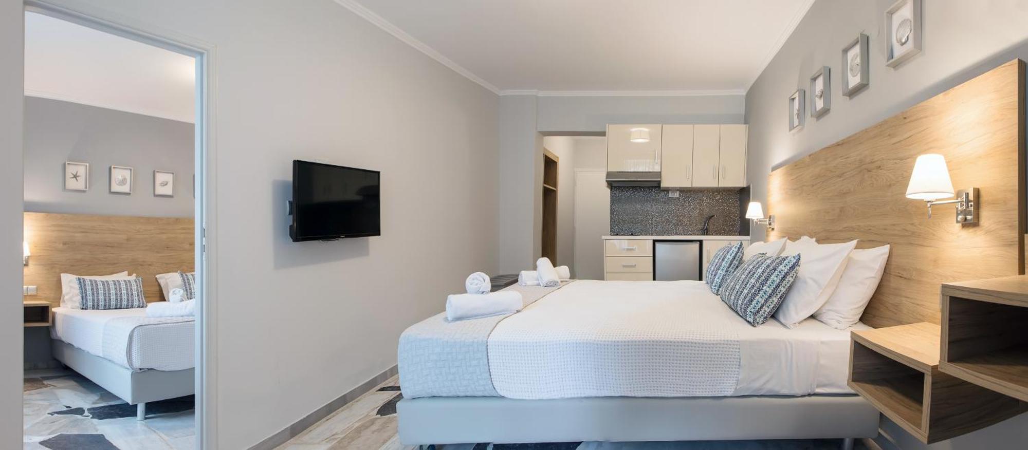 Deluxe Two-Bedroom Apartment Garden View