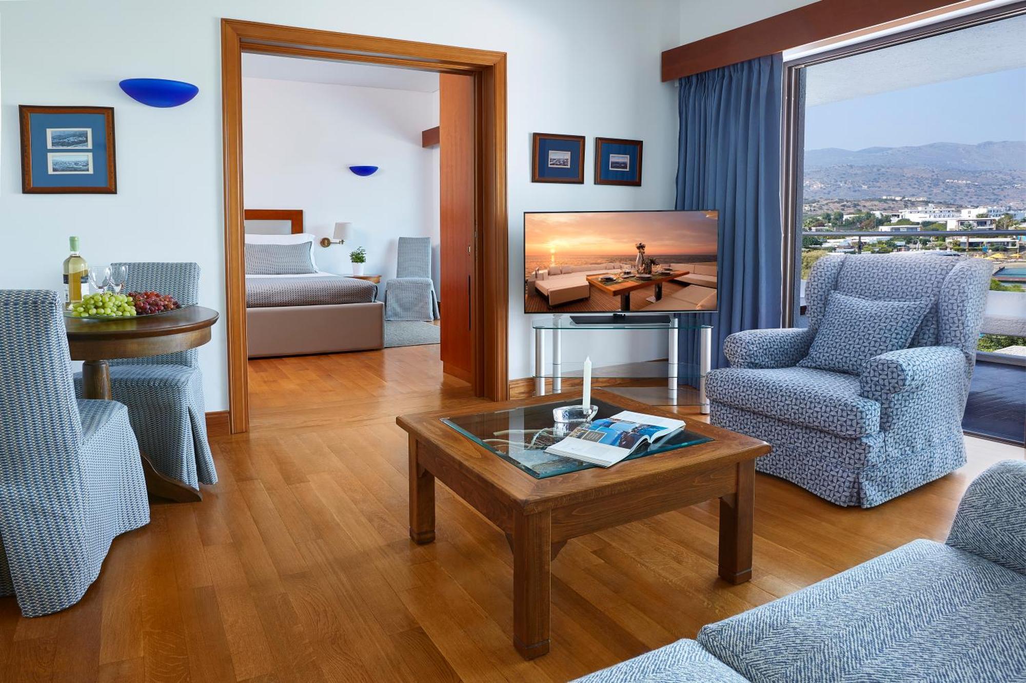 Deluxe Hotel or Bungalow Suite Sea View