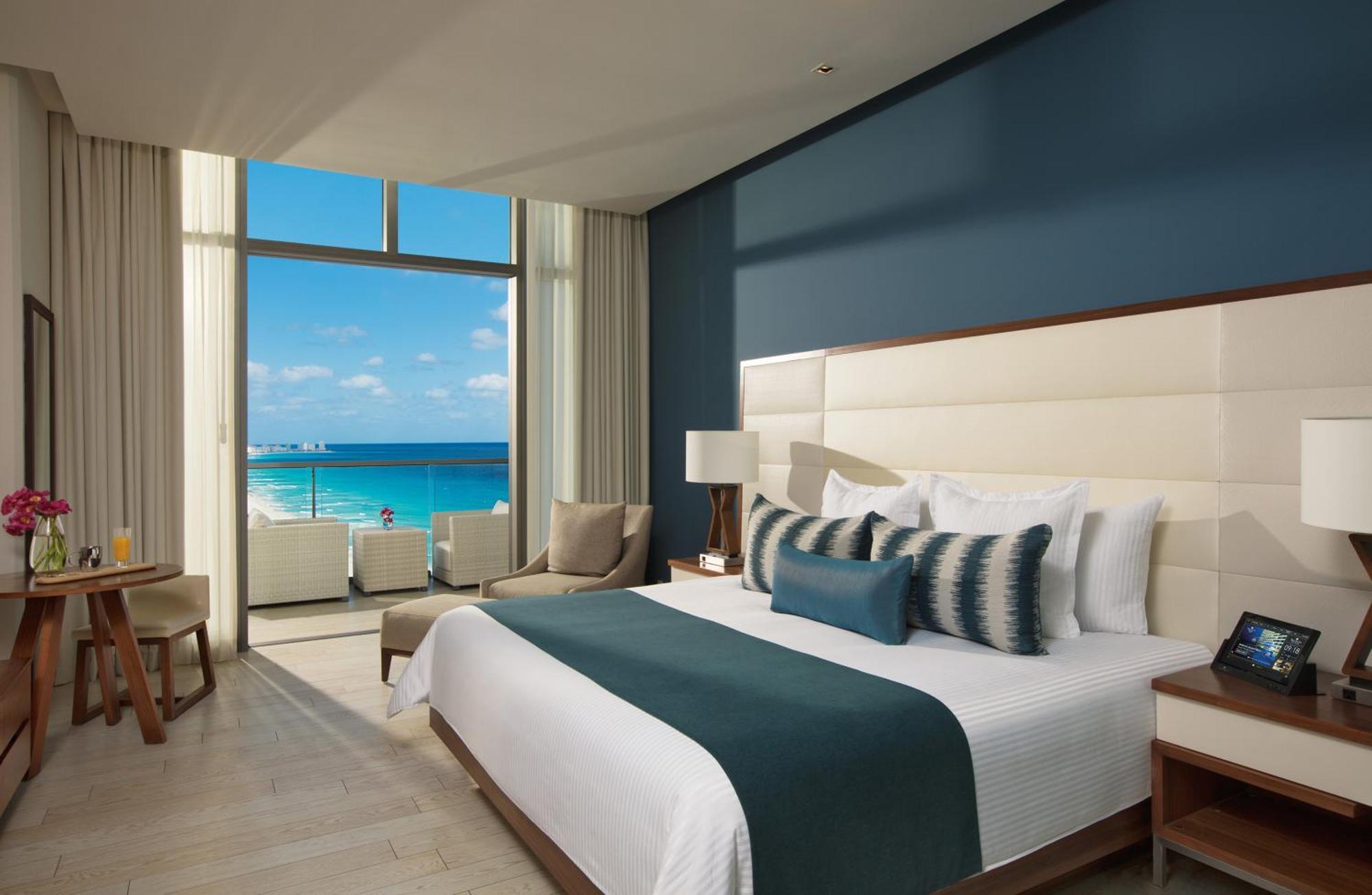 Deluxe Partial Ocean View King